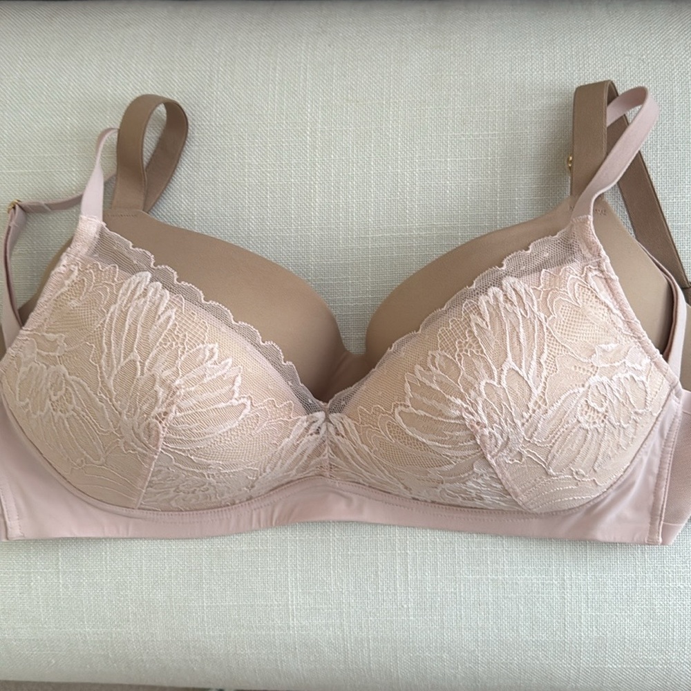 Soma Nude Enbliss Wireless Bra and Lightly Lined Lace Wireless Bra 34DD